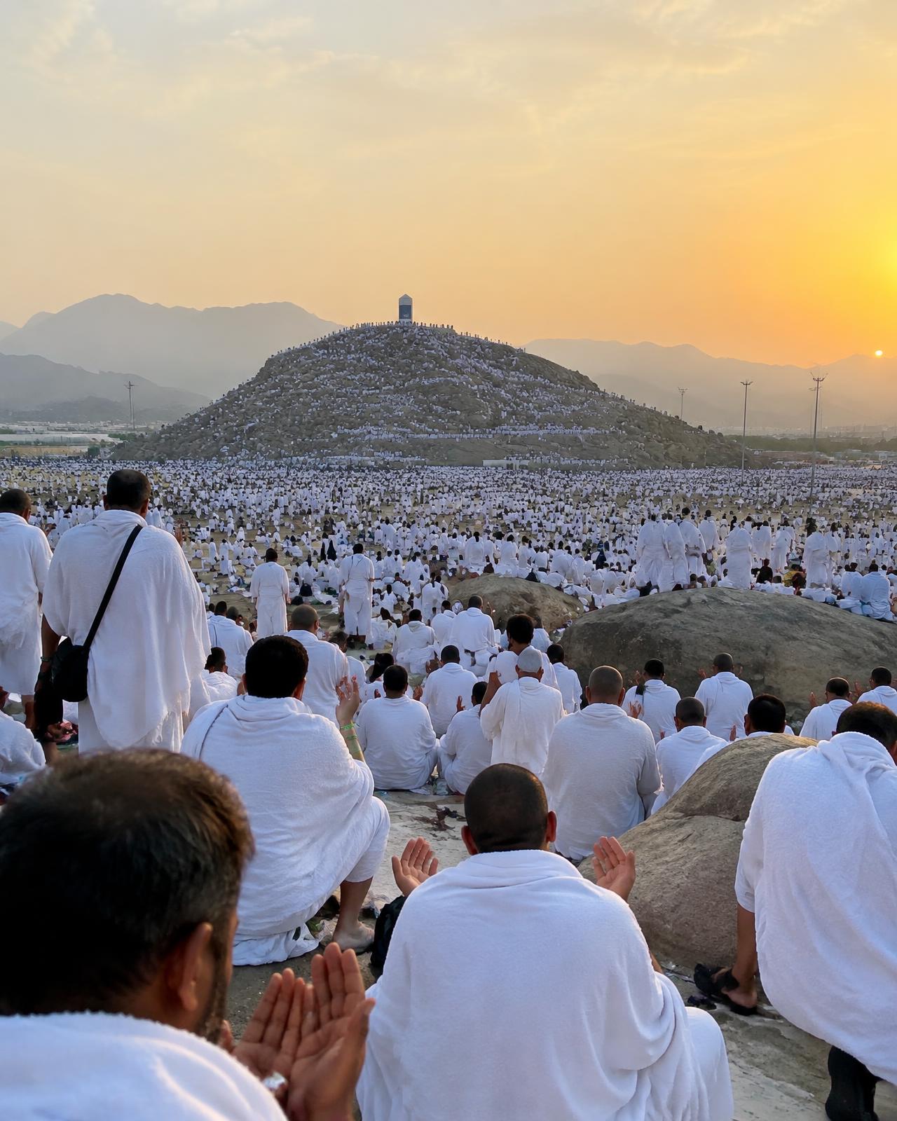 Pilgrims praying on the plain of Arafat